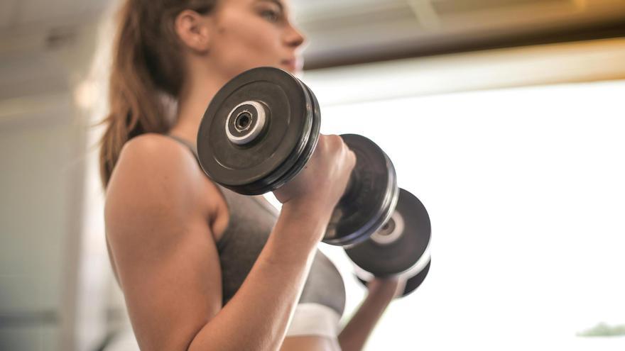 Imagen de archivo: una mujer entrenando.