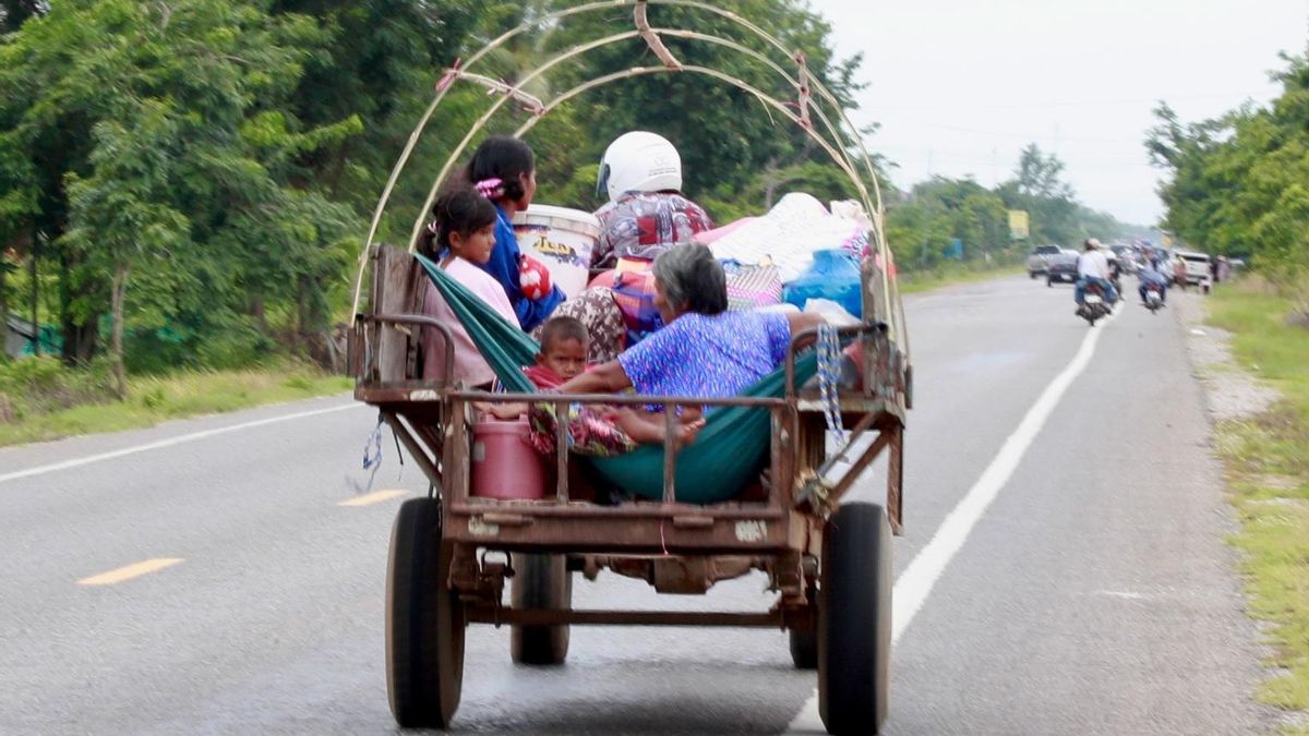 Tailandia y Camboya se enfrentan en su frontera por tercer día consecutivo