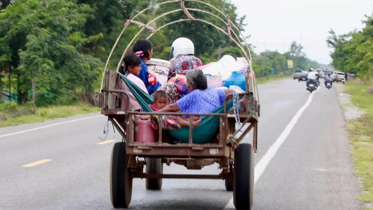 Tailandia y Camboya instan a una solución pacífica mientras los combates fronterizos se extienden
