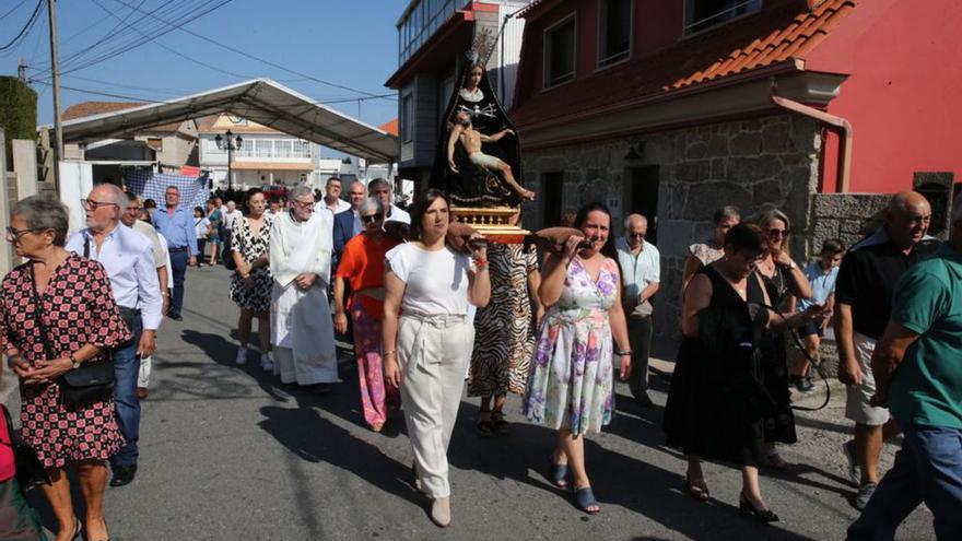 Beluso honra en sus fiestas a la Virgen de los Dolores