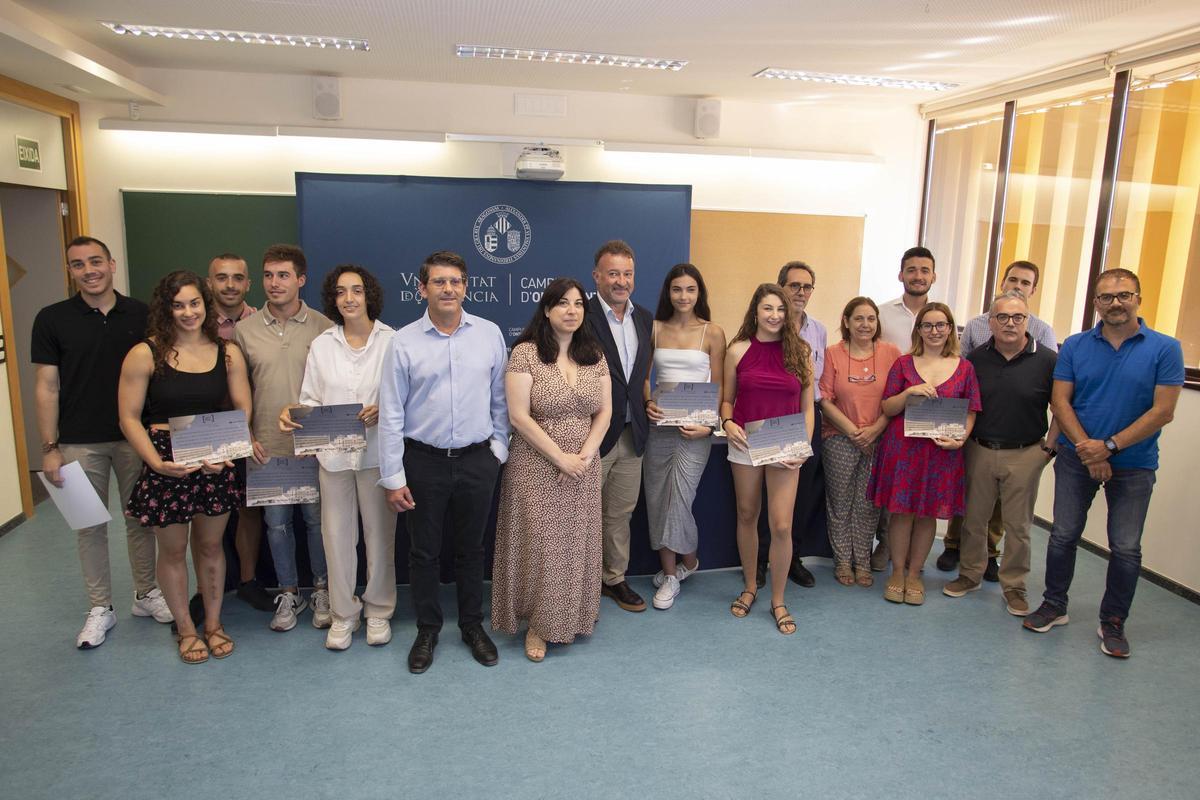Acto de entrega de las ayudas para la realización de TFG en el Campus de Ontinyent.