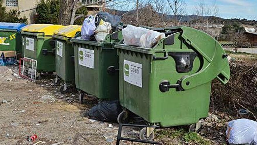 El Consell treu els darrers contenidors que hi havia a Berga, a la Serra de Noet