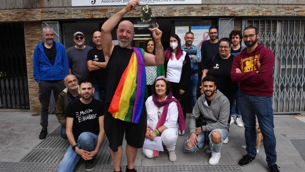 Fran Barcia recibe el premio Marcela e Elisa.  |  // VÍCTOR ECHAVE