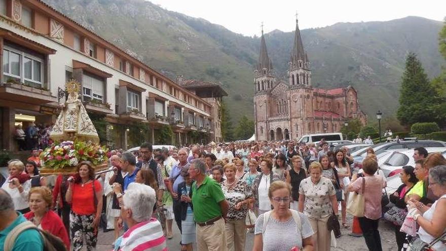 La procesión de la Santina.