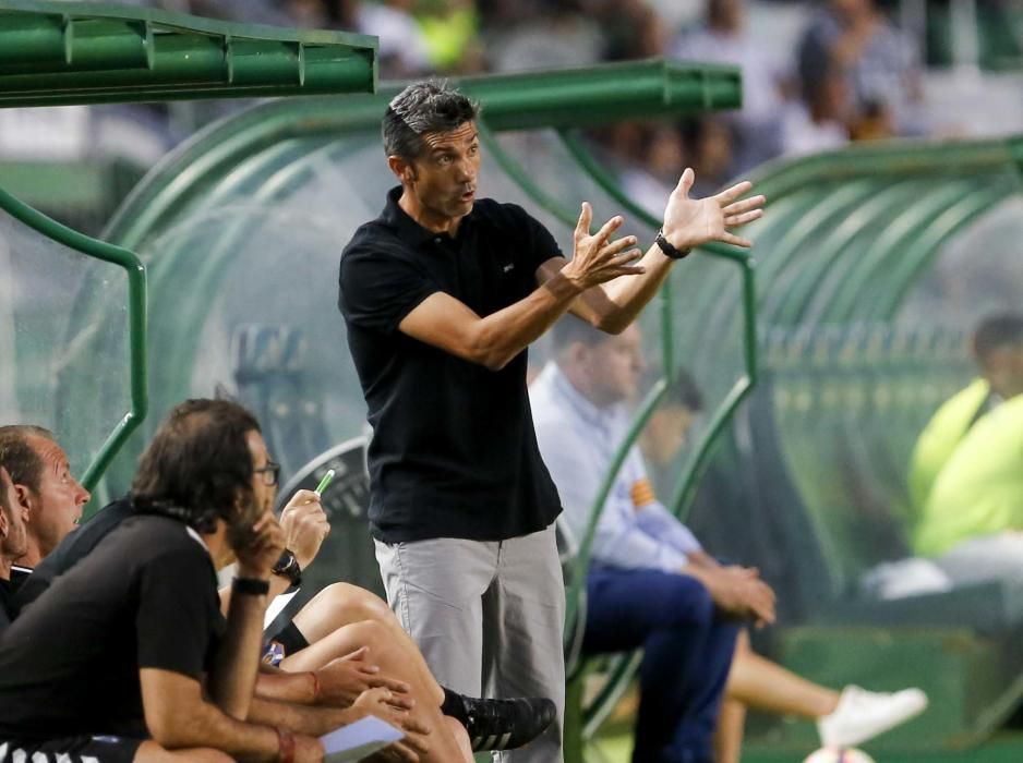 El Elche CF acelera en casa