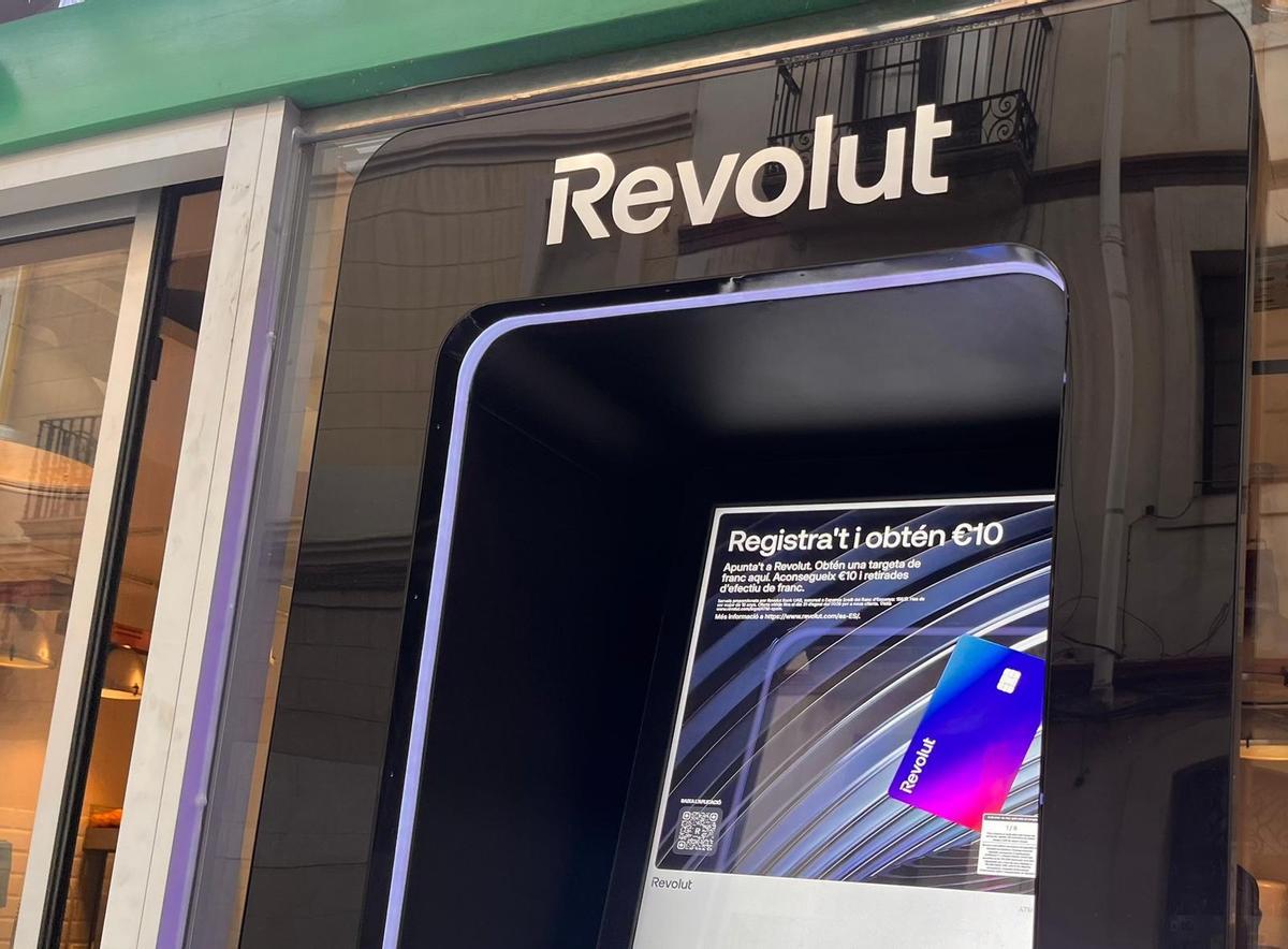 Una imagen de un cajero de Revolut en catalán
