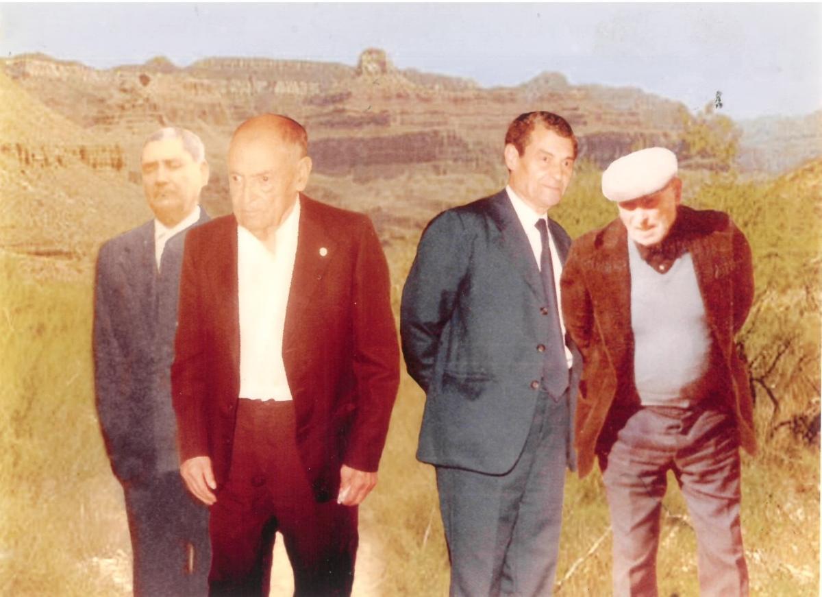 Cuatro miembros muy caracterizados de la familia de los Polillas: Los hermanos Francisco, Patrocinio y Amando Pay Abenza, y su primo hermano (2º por la derecha) Antonio Abenza Candel.