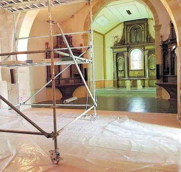 El interior del templo, preparado para realizar los trabajos. | Cedida