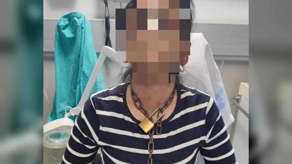 La mujer que logró escapar de su captor llego encadenada al hospital