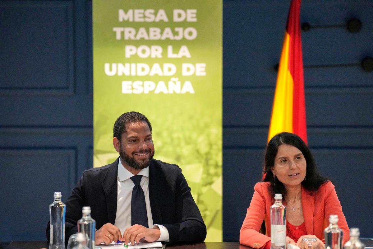 Vox frena la reprobación de Barcala por el caso de las viviendas protegidas de Les Naus