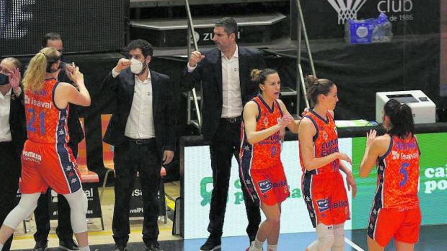 El Valencia Basket tiene la oportunidad de ganar la primera Liga de su historia, este domingo en la Fonteta. | EDUARDO RIPOLL