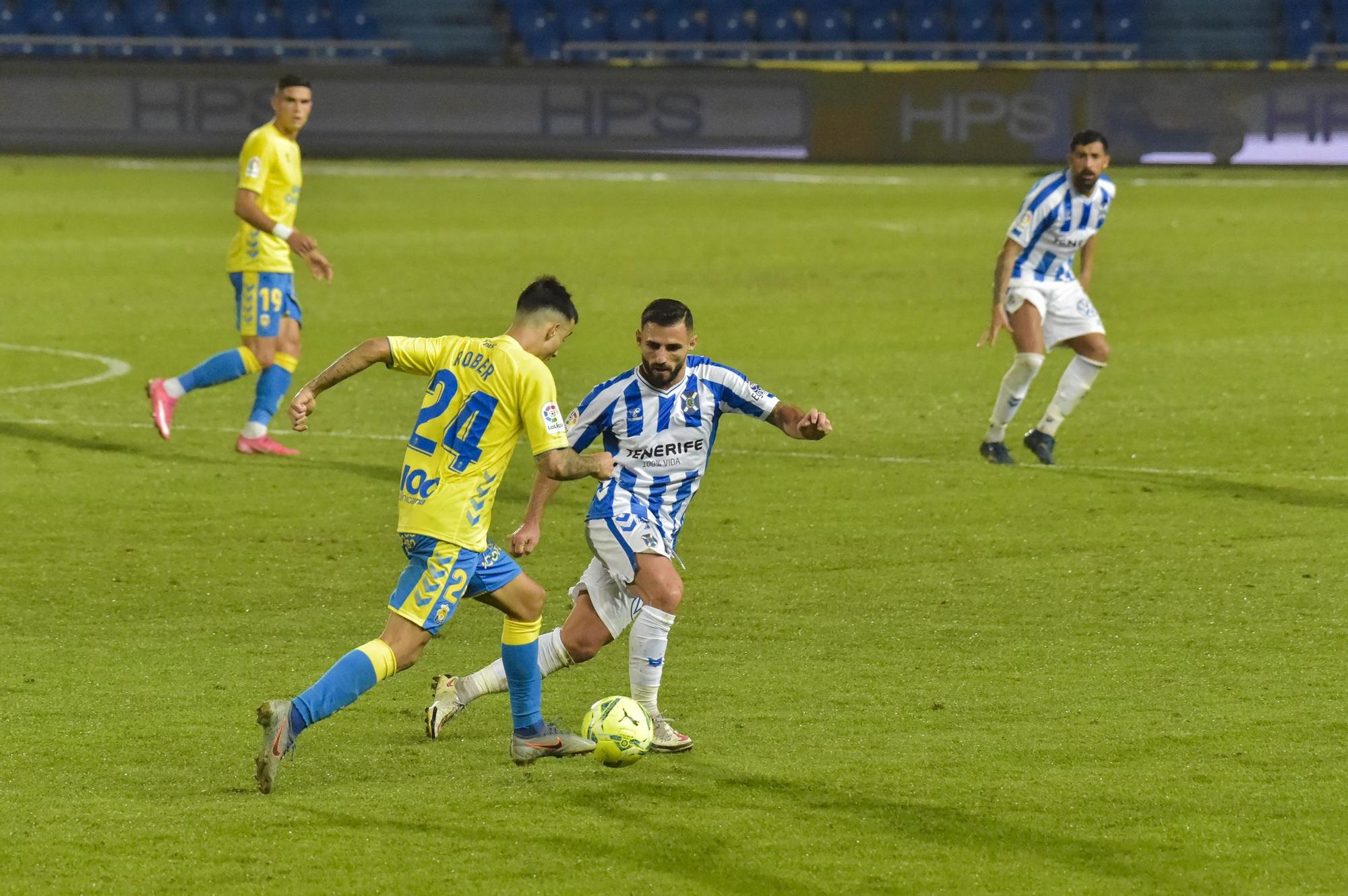 El partido del derbi UD Las Palmas - CD Tenerife, en imágenes