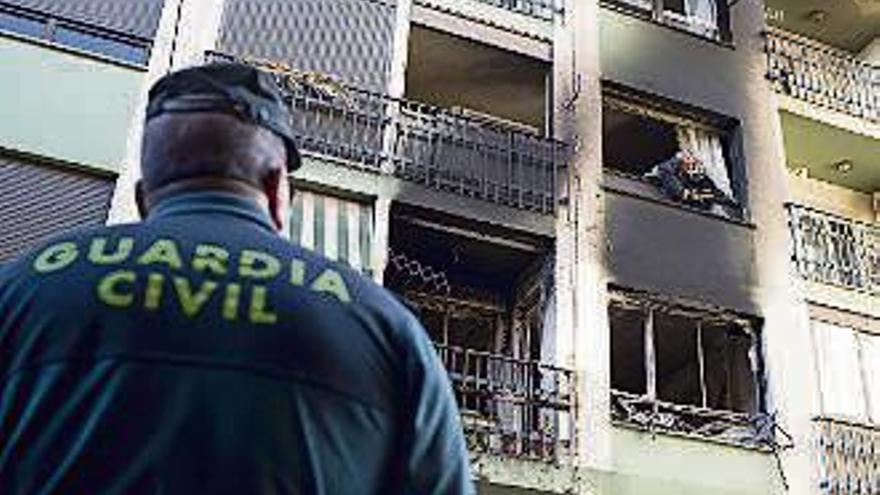 Dos muertos, 9 heridos y 40 desalojados en un incendio en Castellón