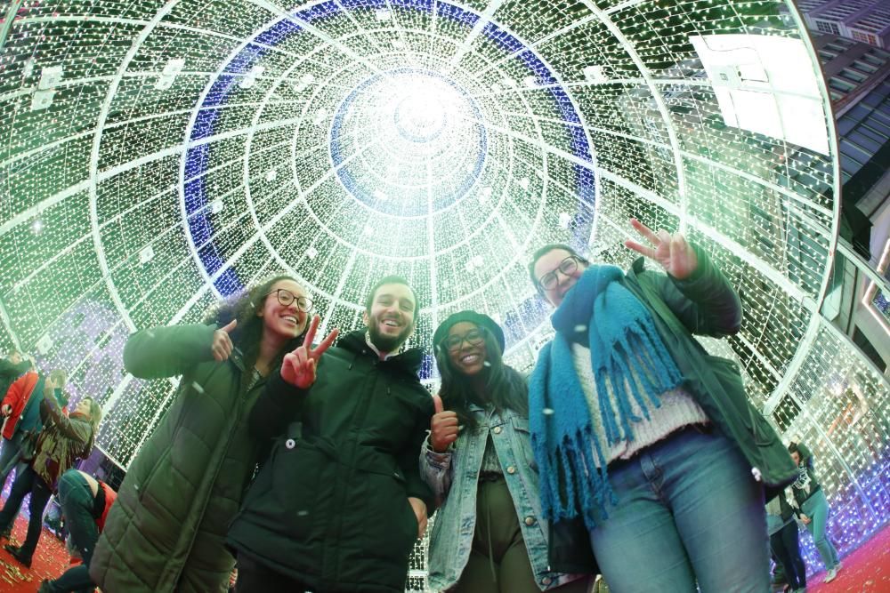 La Navidad arranca en Vigo con el encendido del alumbrado // Ricardo Grobas