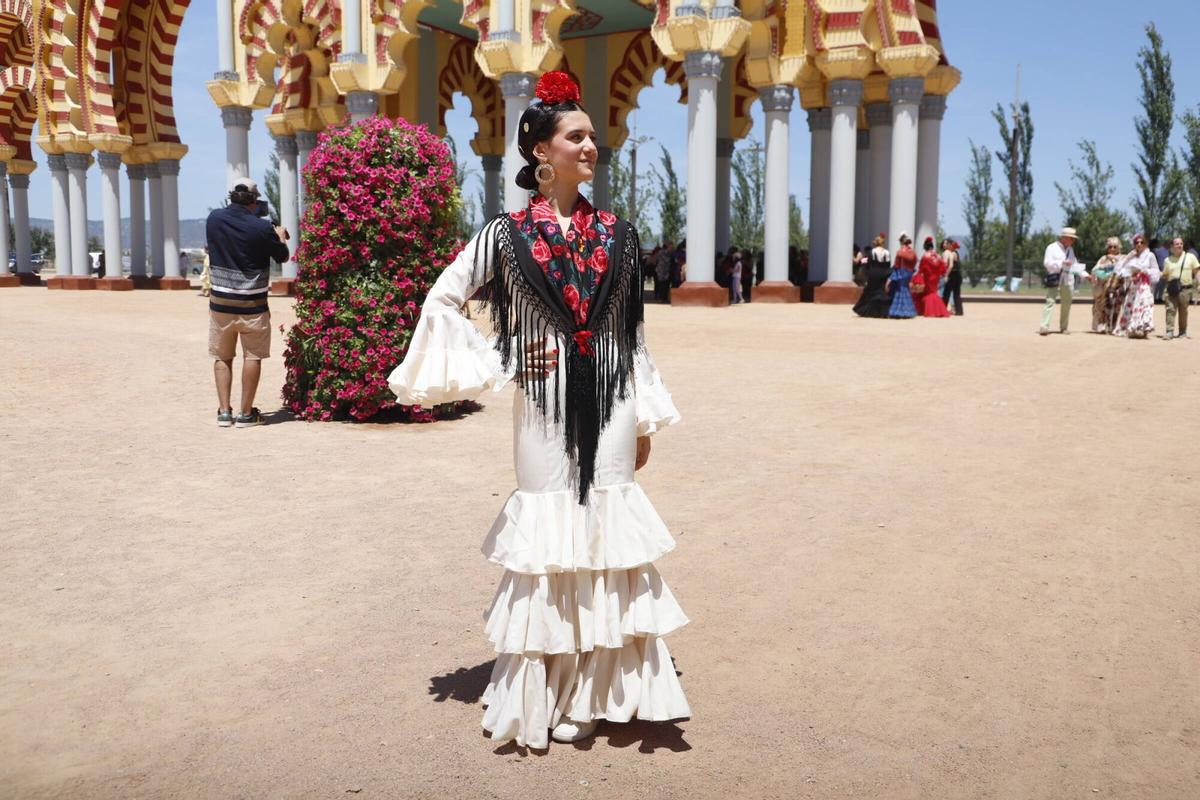 Sofía López, vestida por Rosario Román Sofía López, vestida por Rosario Román