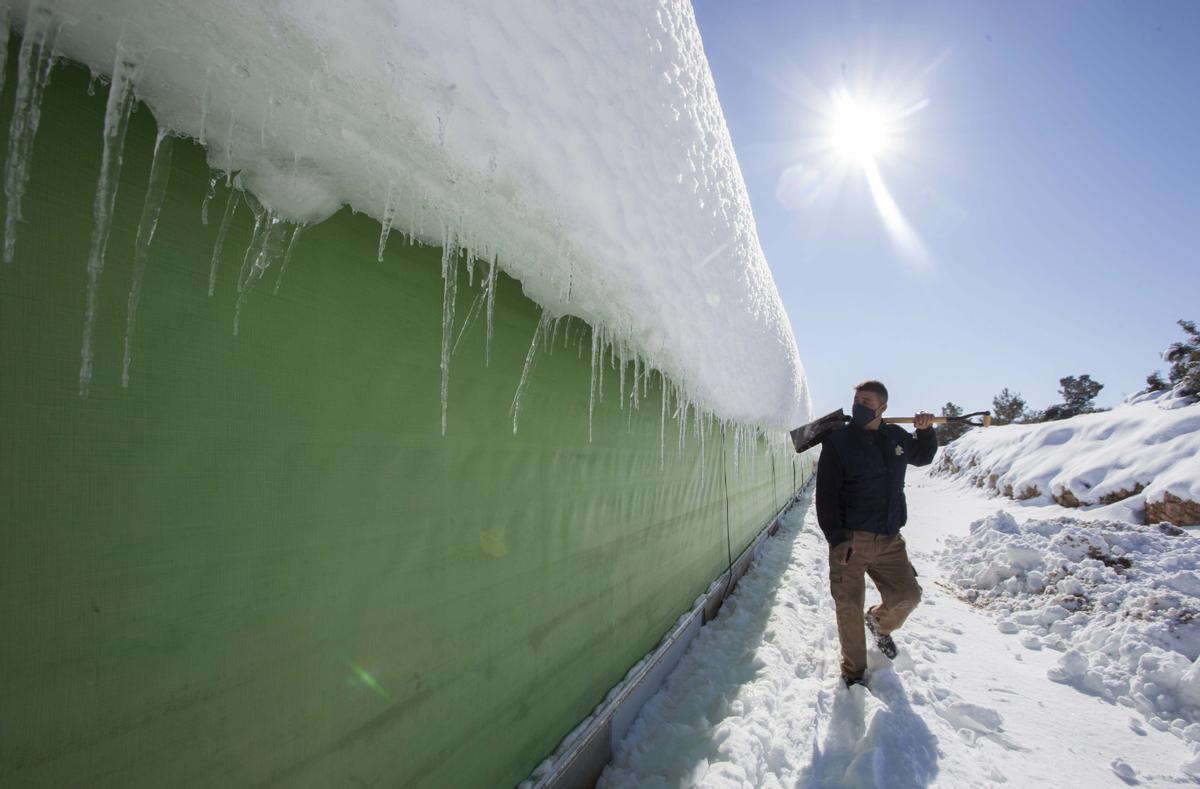 11 de enero. El temporal Filomena cubrió de nieve las comarcas del interior de la Comunidad. Sinarcas fue una de las poblaciones mas afectadas 11 de enero. El temporal Filomena cubrió de nieve las comarcas del interior de la Comunidad. Sinarcas fue una de las poblaciones mas afectadas