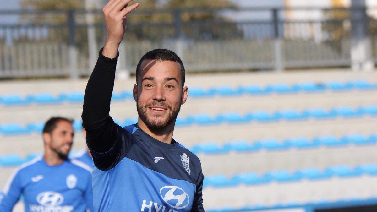 Marc Rovirola, durante un entrenamiento con el Baleares.