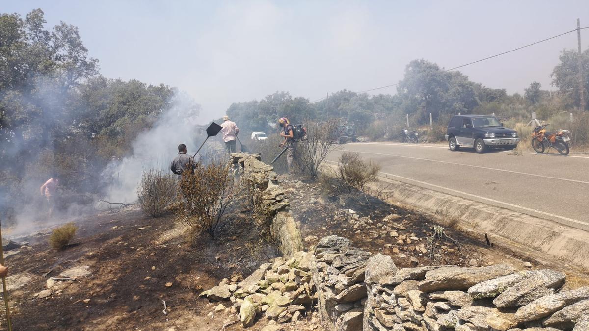 Extinción del incendio en Roelos