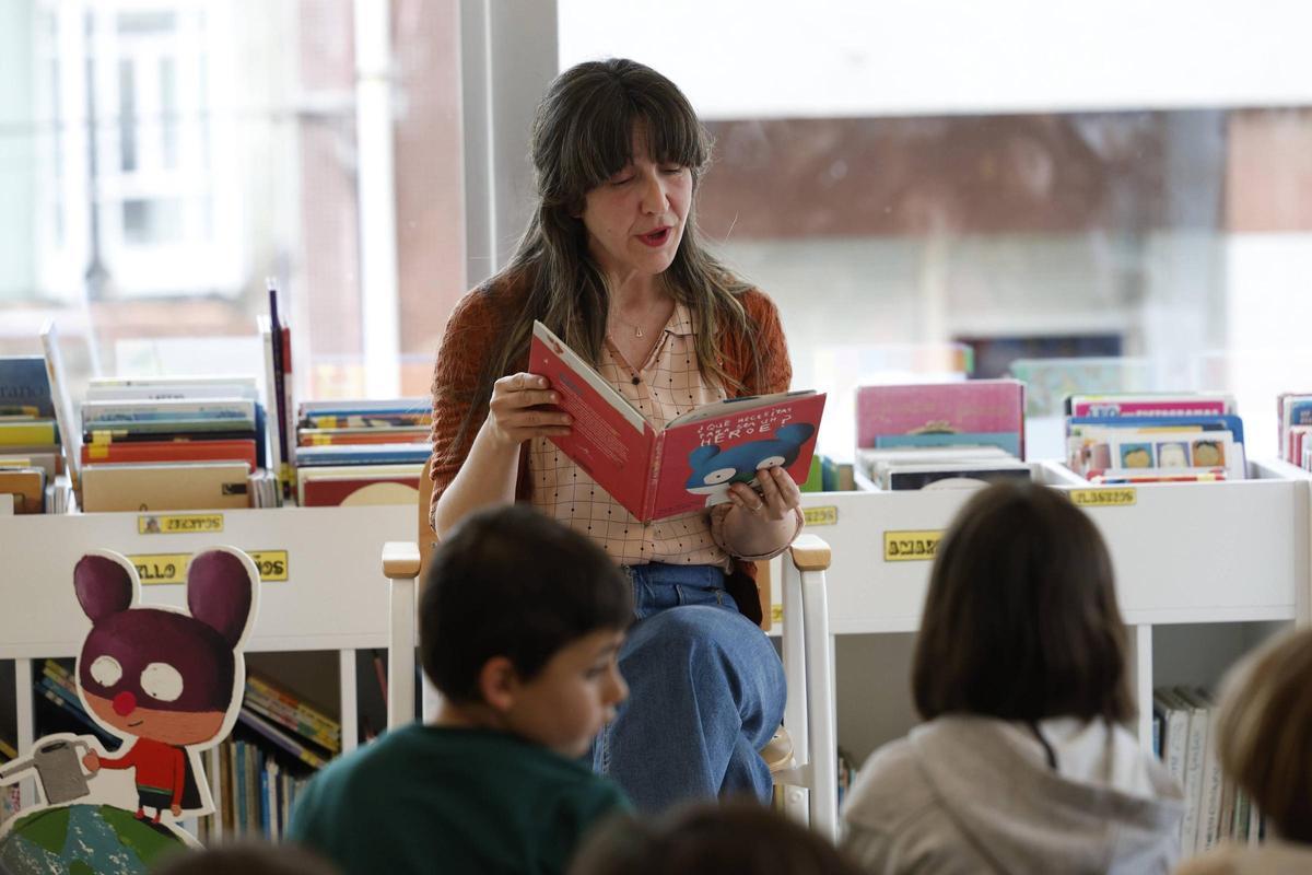 Un momento del recital de poesía infantil "¿Qué necesitas para ser un héroe?"
