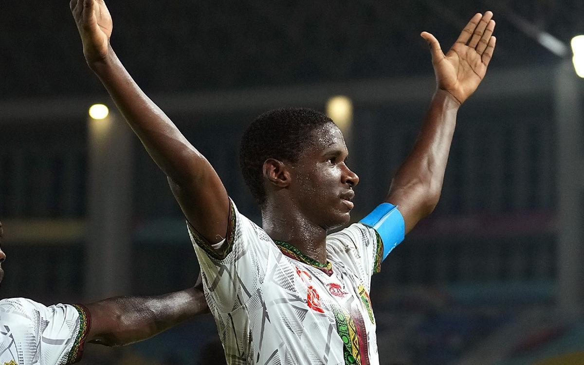 Ibrahim Diarra celebrando un gol