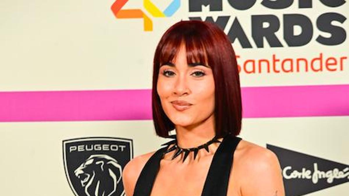 El vestido de tiras de Aitana en LOS40 Music Awards sí que es una ciclogénesis explosiva