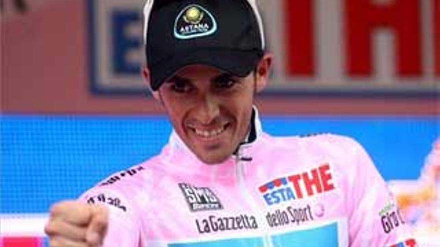 Contador afianza su &#039;maglia&#039; rosa