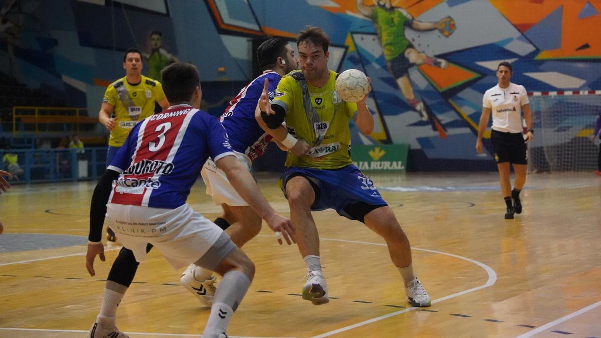 GALERÍA | Las mejores imágenes del encuentro entre el Balonmano Zamora y el CD Agustinos