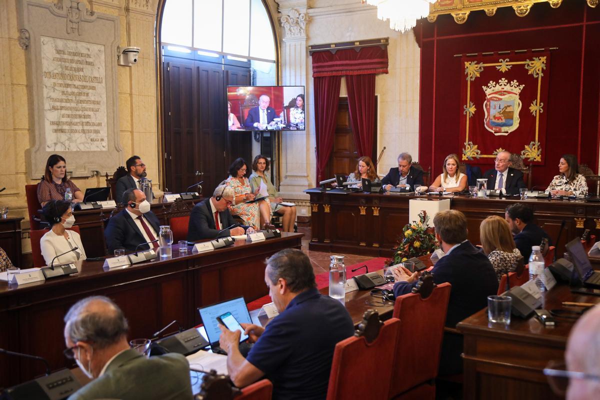 Encuentro de la delegación del BIE con el Consejo Social de la Ciudad de Málaga.