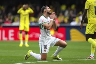 El Villarreal mantiene su solidez local ante un Elche en caída libre