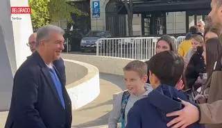 Baño de masas de Laporta en Belgrado