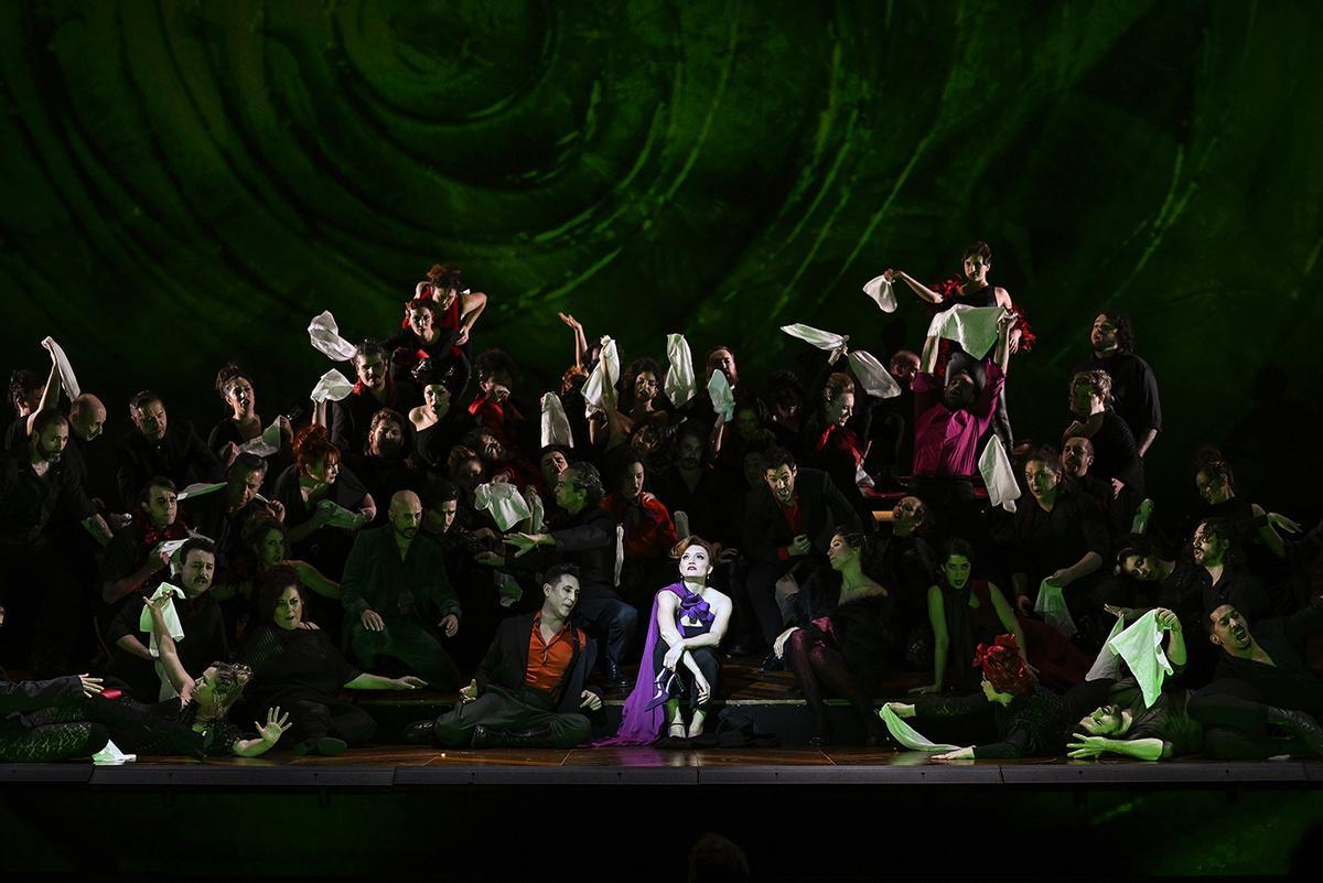 EN IMÁGENES: Ópera "La traviata" en Oviedo