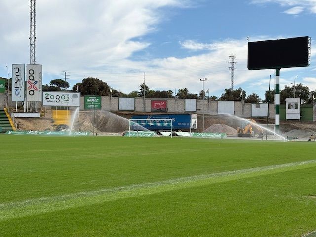Fotogalería: El césped del Príncipe Felipe, listo para la vuelta del Cacereño