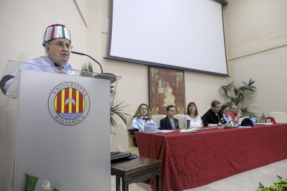 Joan Veny, doctor honoris causa de la UIB