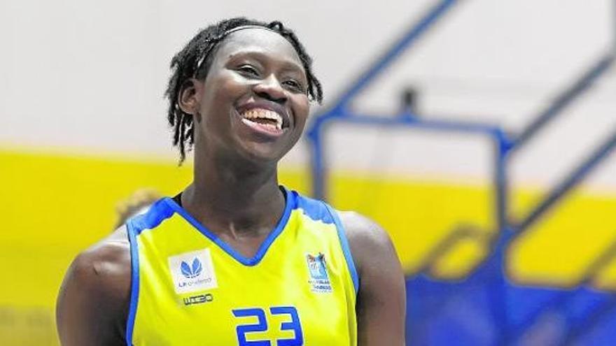 Sika Koné, pívot del SPAR, se presentará al draft de la WNBA
