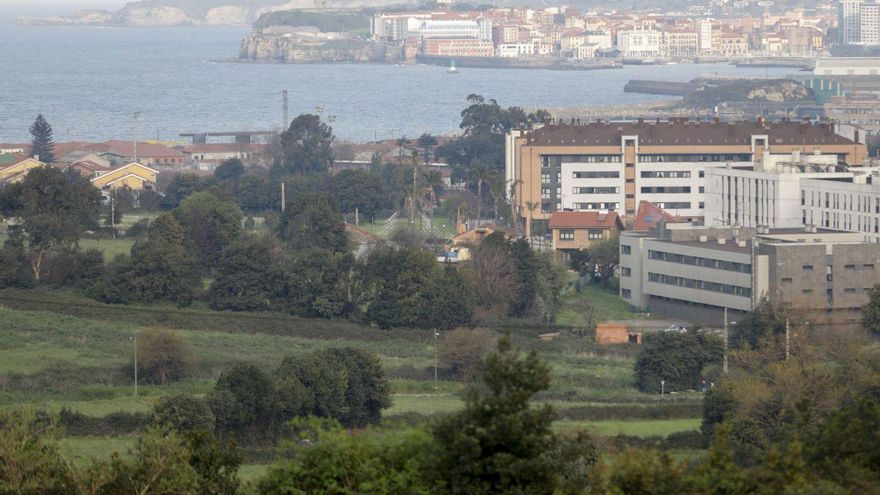 Entorno del valle de Jove por donde discurriría el vial de acceso a El Musel. | Marcos León