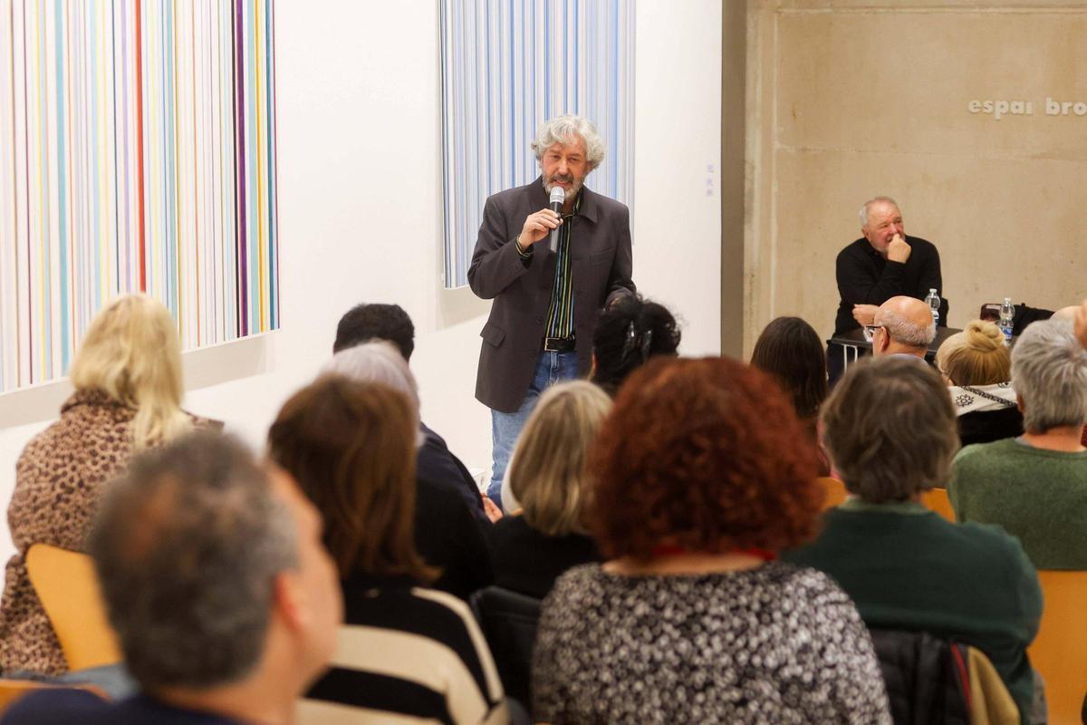 Pedro María Asensio presenta su reflexión crítica sobre el urbanismo de Ibiza en el Coaib Pedro María Asensio presenta su reflexión crítica sobre el urbanismo de Ibiza en el Coaib