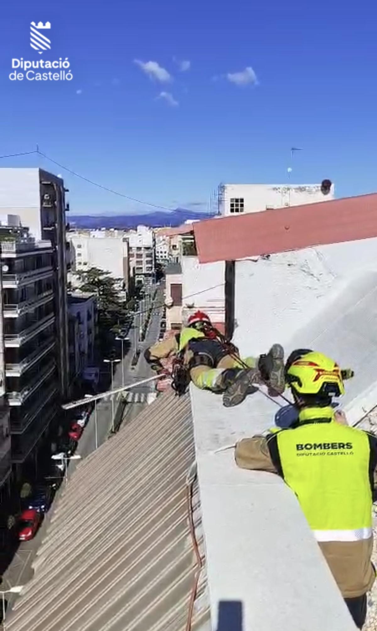 Los efectivos se han empleado para resolver todas las situaciones. Los efectivos se han empleado para resolver todas las situaciones.