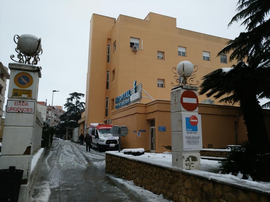 Imágenes del hospital de Ontinyent, con la nieve.