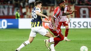 Resumen, goles y highlights del Olympiacos 3 - 2 Fenerbahçe de la ida de cuartos de final de la Conference League