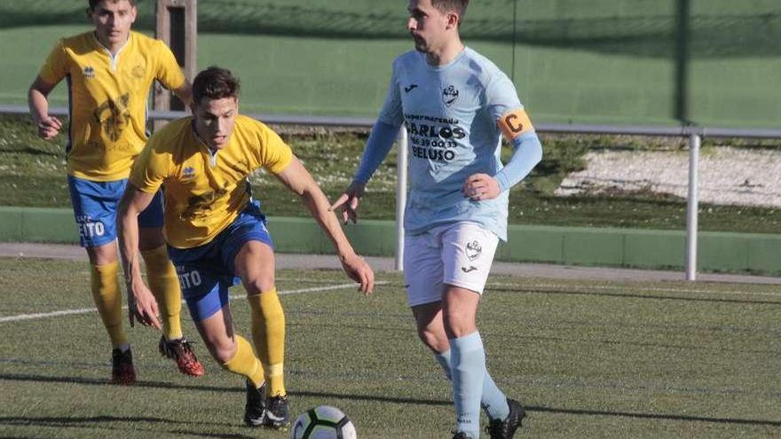 El Beluso remontó al Cambados en la mejor segunda parte de la temporada. // Santos Álvarez