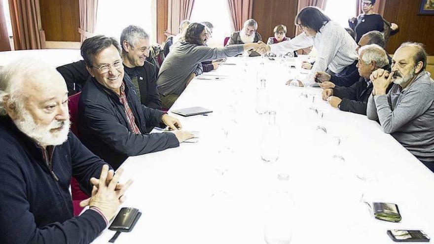 Reunión para intentar una candidatura gallega de unidad popular.