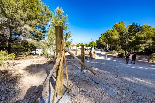 El vandalismo se ceba con el nuevo parque de El Moralet en Benidorm