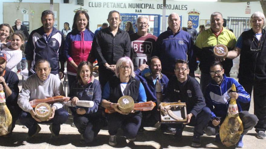 Una imagen de los ganadores en el torneo mixto de Rojales