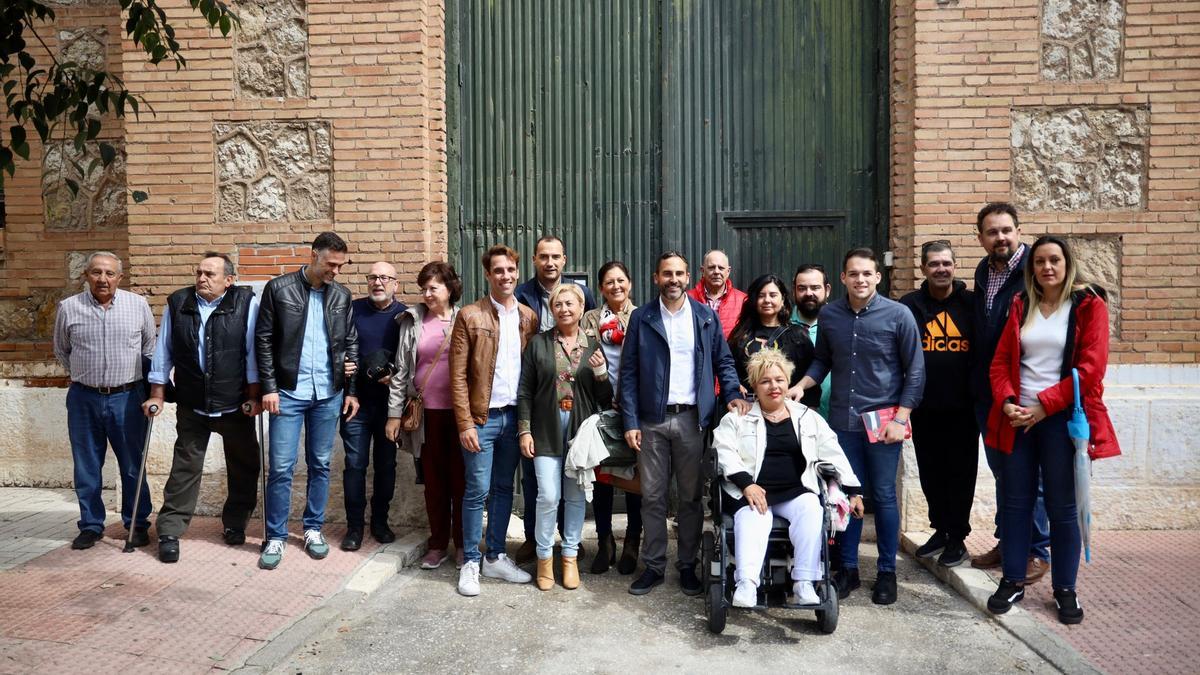 Rueda de prensa del PSOE frente a la antigua cárcel de Cruz de Humilladero.