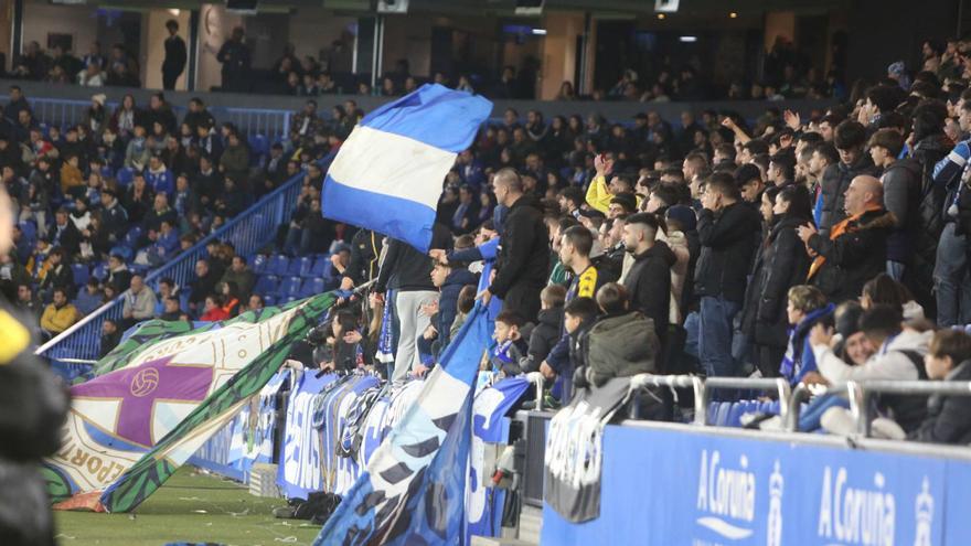 Riazor, camino del lleno ante la Cultural Leonesa