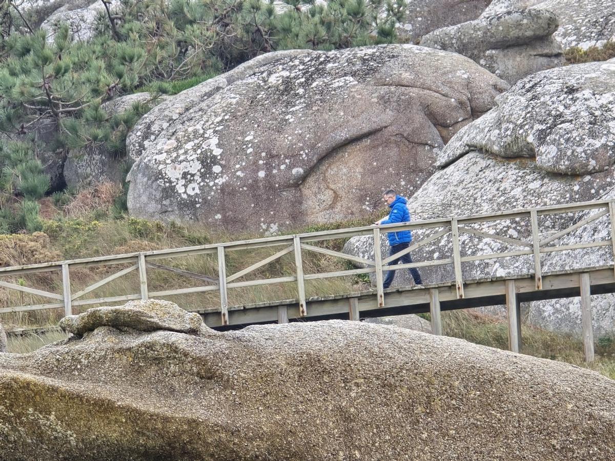 Una de los tramos que pasan sobre las rocas.