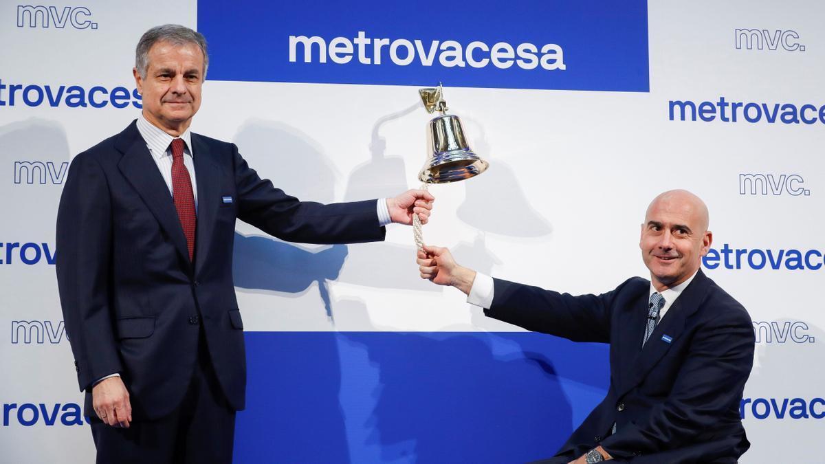 El presidente de Metrovacesa, Ignacio Moreno Martínez, junto al consejero delegado, Jorge Pérez de Leza, en el debut bursátil de la inmobiliaria en 2018.