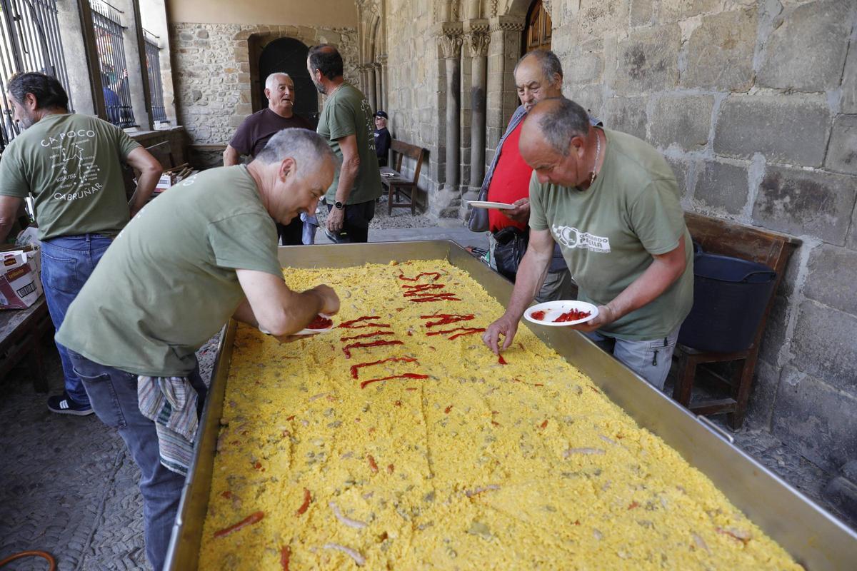 Comida popular en Villoria, Laviana, para celebrar a San Antonio: así está siendo la celebración