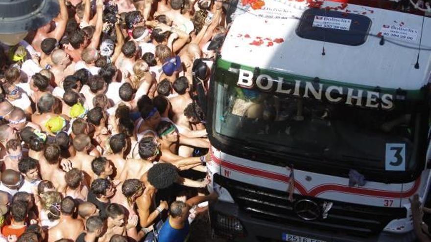 El dispositivo de seguridad vigilará especialmente la entrada de camiones en La Tomatina.