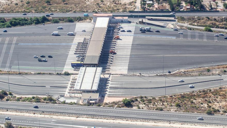 Peaje de la autopista AP-7 en El Campello, en una imagen reciente.